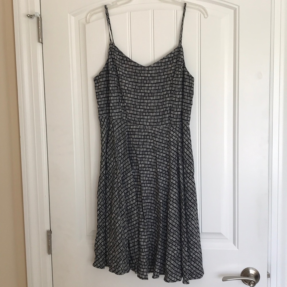 Black and white v neck sundress, size large